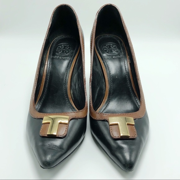 Tory Burch Pump with Gold T detail. - Picture 2 of 8